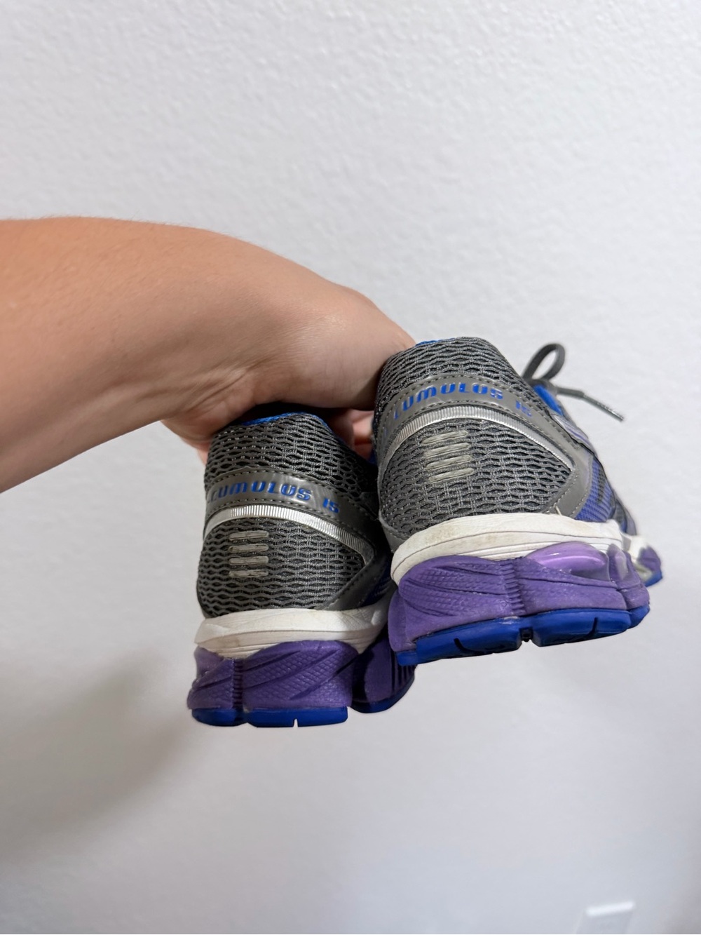 ASICS comulus running shoes - Picture 8 of 9